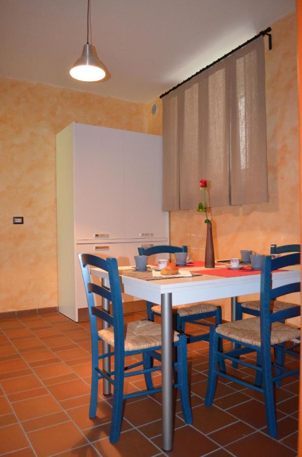 B&B La Casa Di Giulietta คาสเตลเมซซาโน ภายนอก รูปภาพ