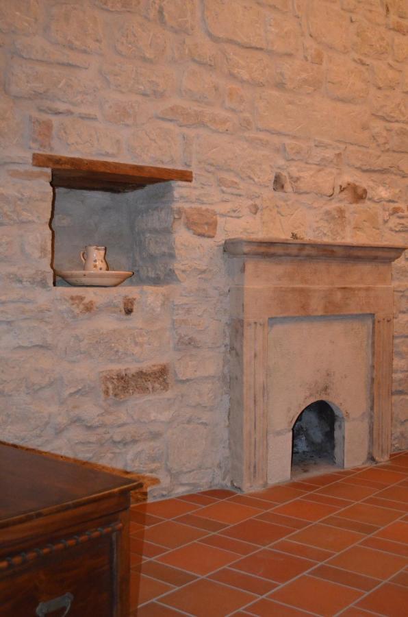 B&B La Casa Di Giulietta คาสเตลเมซซาโน ภายนอก รูปภาพ