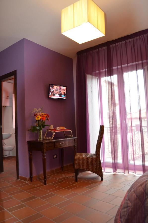 B&B La Casa Di Giulietta คาสเตลเมซซาโน ภายนอก รูปภาพ