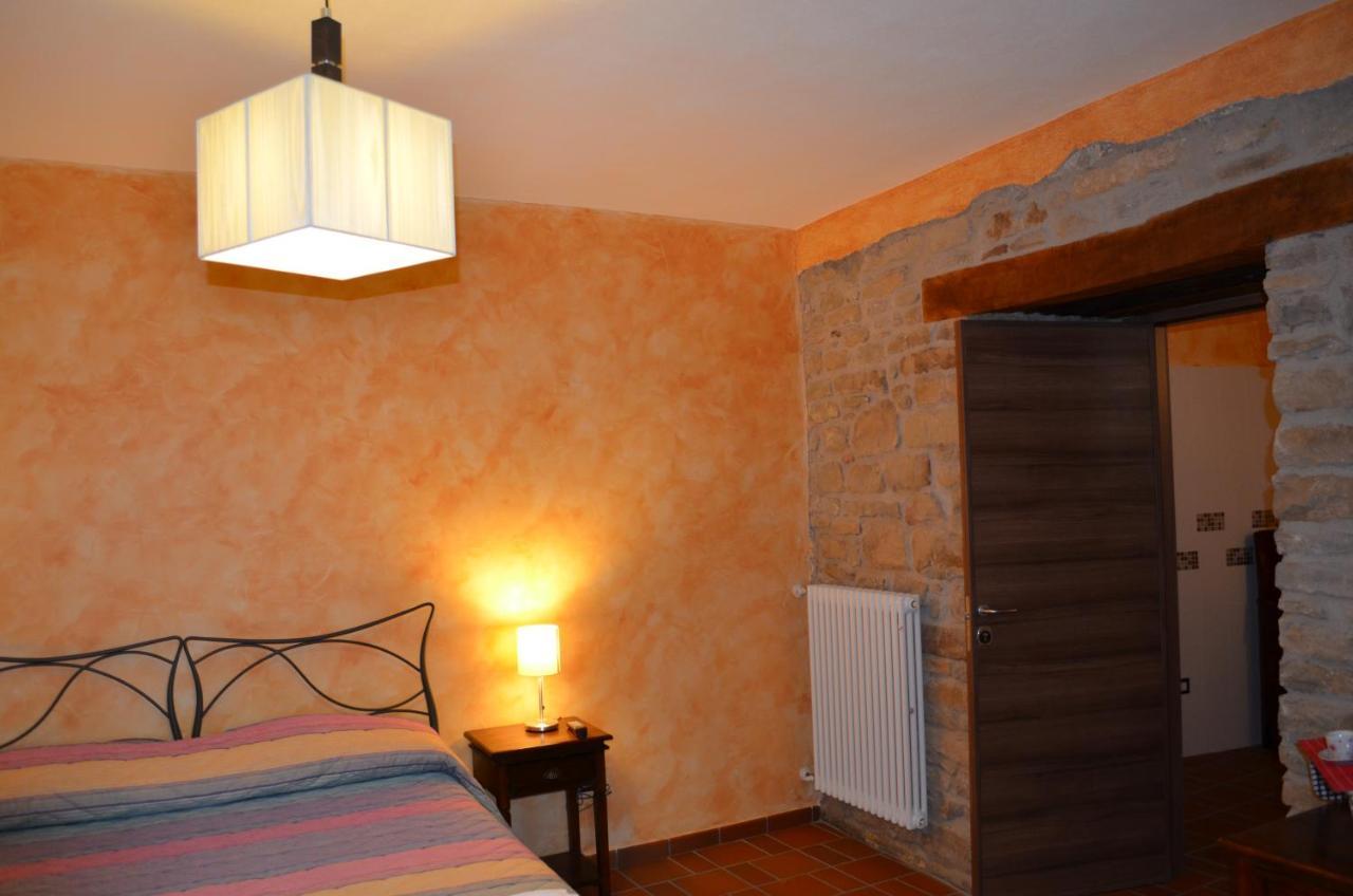 B&B La Casa Di Giulietta คาสเตลเมซซาโน ภายนอก รูปภาพ