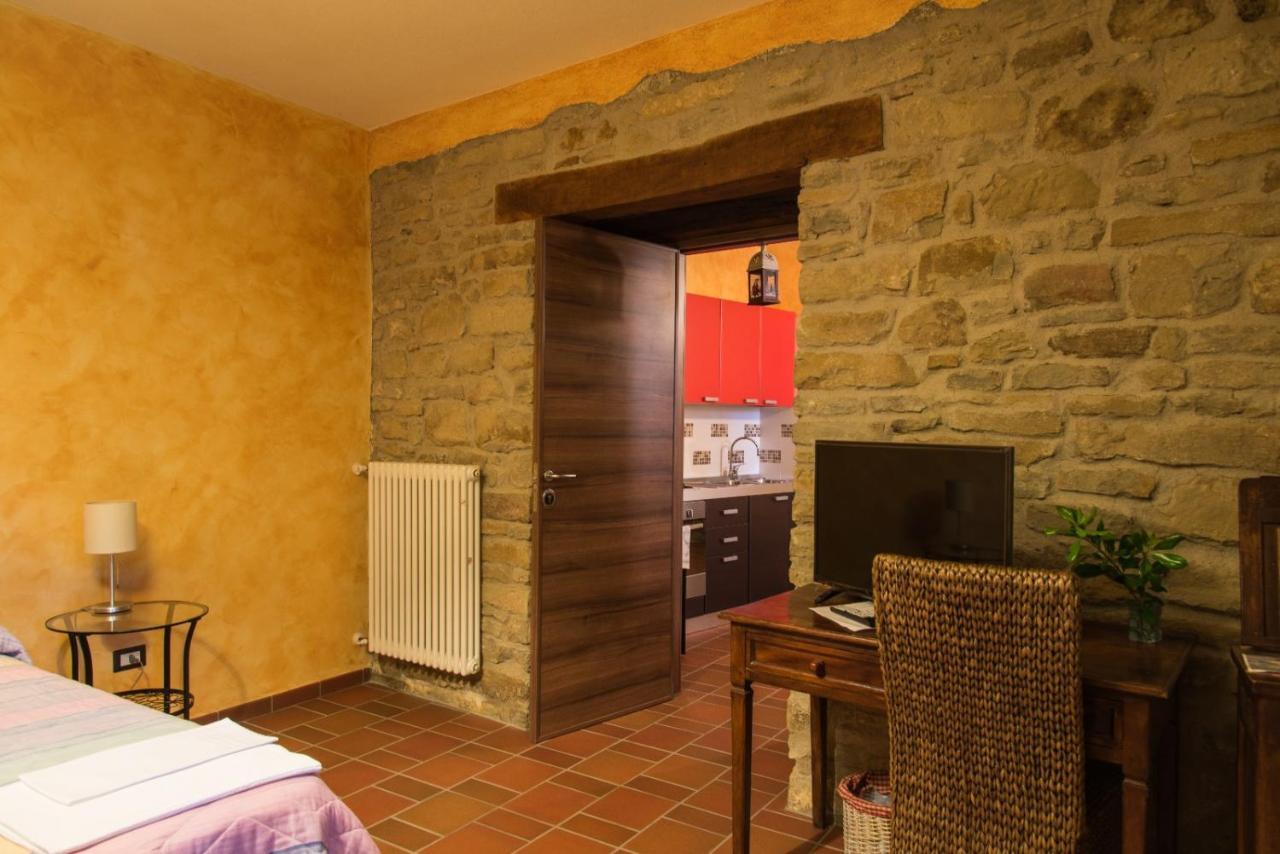 B&B La Casa Di Giulietta คาสเตลเมซซาโน ภายนอก รูปภาพ