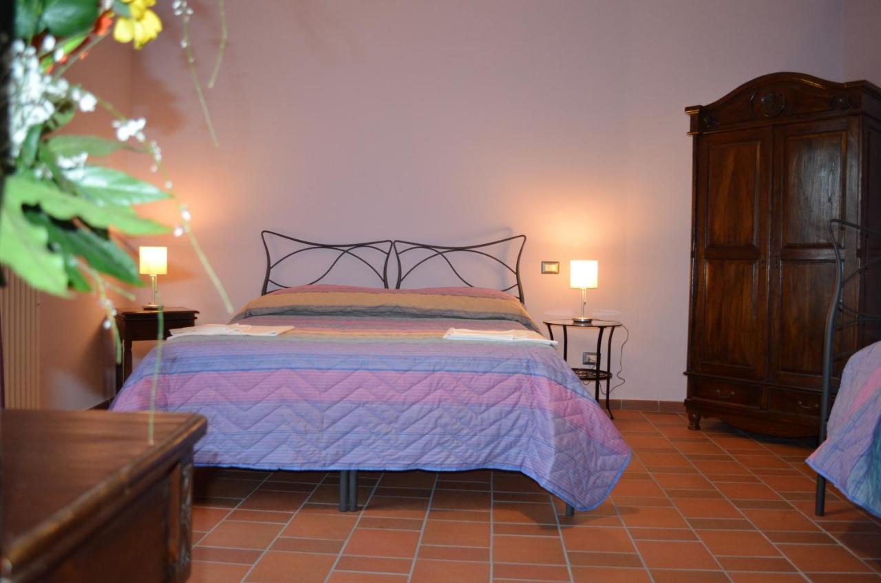 B&B La Casa Di Giulietta คาสเตลเมซซาโน ภายนอก รูปภาพ