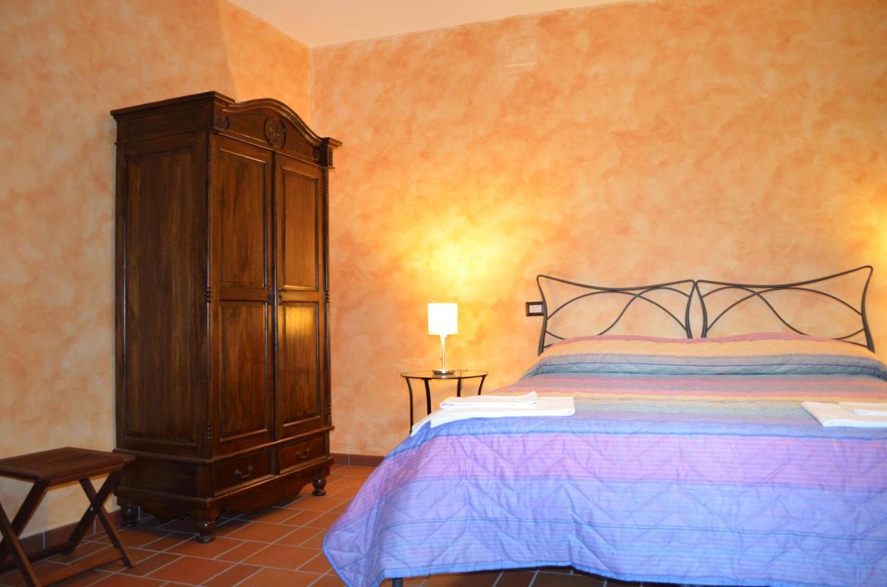 B&B La Casa Di Giulietta คาสเตลเมซซาโน ภายนอก รูปภาพ