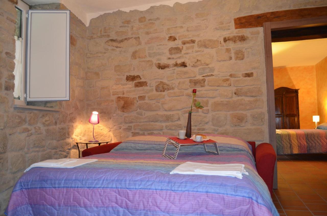 B&B La Casa Di Giulietta คาสเตลเมซซาโน ภายนอก รูปภาพ
