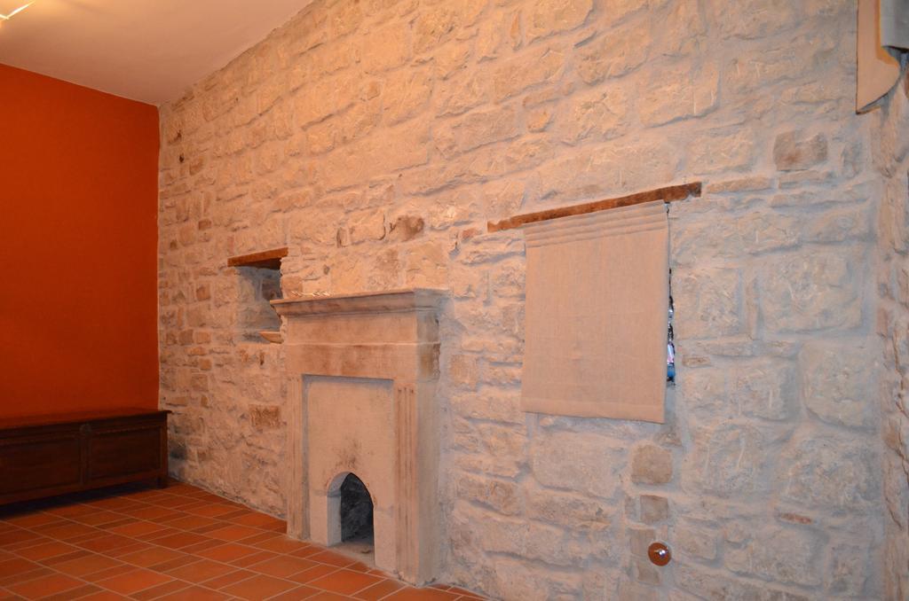 B&B La Casa Di Giulietta คาสเตลเมซซาโน ภายนอก รูปภาพ