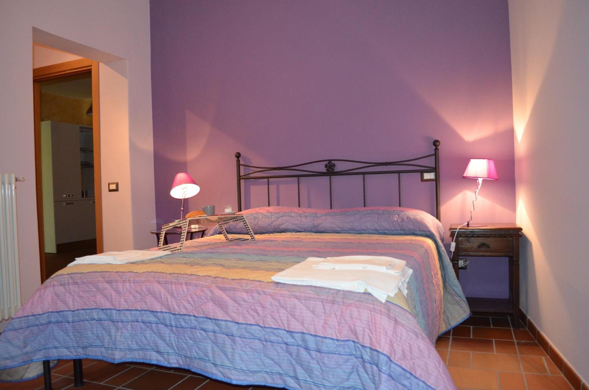 B&B La Casa Di Giulietta คาสเตลเมซซาโน ภายนอก รูปภาพ